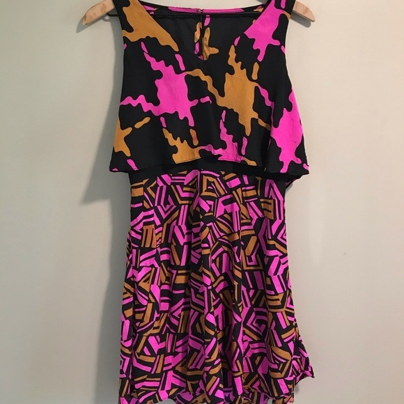 EUC Alice & Trixie Electric Pink and Mod Mosaic Print 100% Silk Dress Size XS - Picture 2 of 9